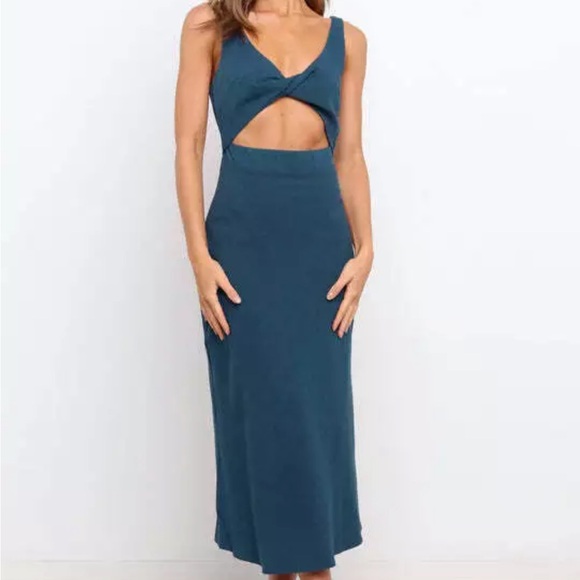 Petal & Pup Dresses & Skirts - NWT Petal and Pup Cutout Midi Dress Size 6